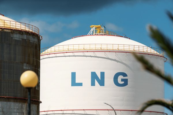LNG tanks.png 